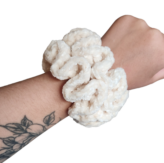 Cream Velvet Scrunchies 2pk